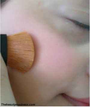 How to Apply Makeup Flawlessly
