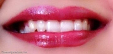 10 Home Remedies to Get Pearl White Teeth in just 2 Weeks