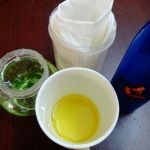 Skin cleansing facial wipes