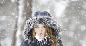 9 Awesome Winter Hair Care Tips For Men & Women