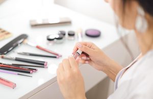 9 Makeup Hacks to make YOU Look 10 Times more BEAUTIFUL